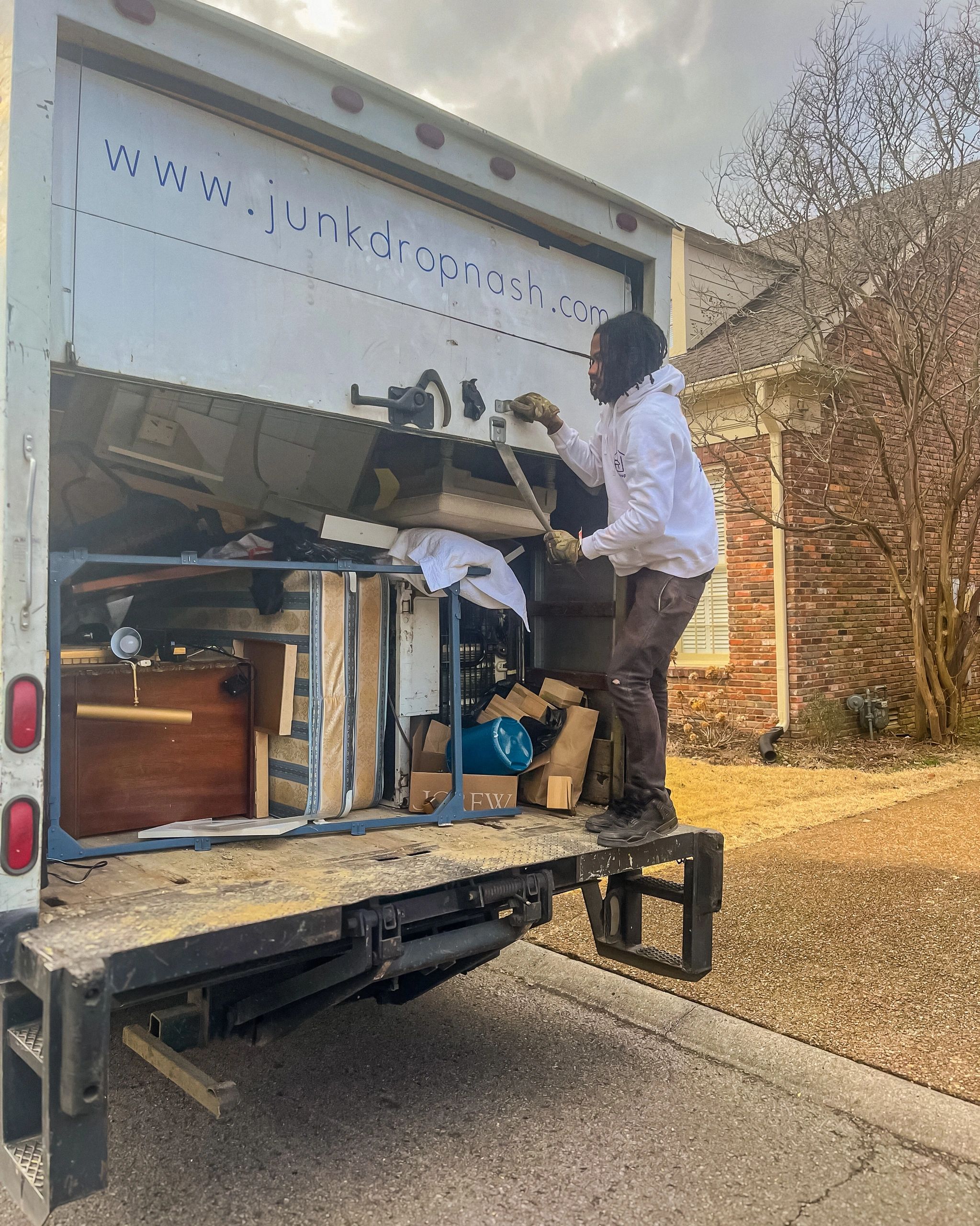 How Junkdrop Nashville is Changing Lives One Donation at a Time